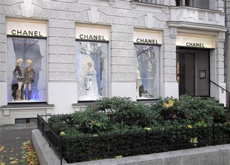 lady chanel berlin|Chanel Berlin.